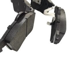 Volkswagen Transporter T4 2.5 Ön Balata Kulaklı Tip Fişli 7D0698151